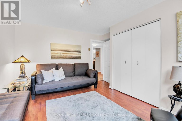 28601018/106-queensline-drive/bruce-farmgraham-parkqualicumbellands/ottawa/ontario/K2H7J5_33