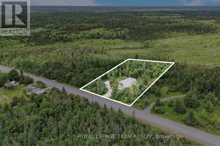 28579914/4517-roger-stevens-drive/rideau-twp-south-to-roger-stevens-drive/ottawa/ontario/K7A4S6_1