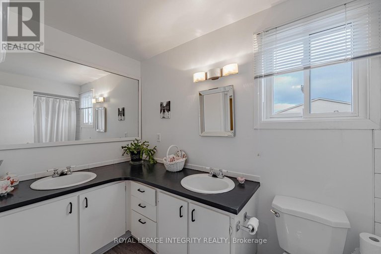 29090183/7-6-sweetbriar-circle/pheasant-run/ottawa/ontario/K2J2K4_21