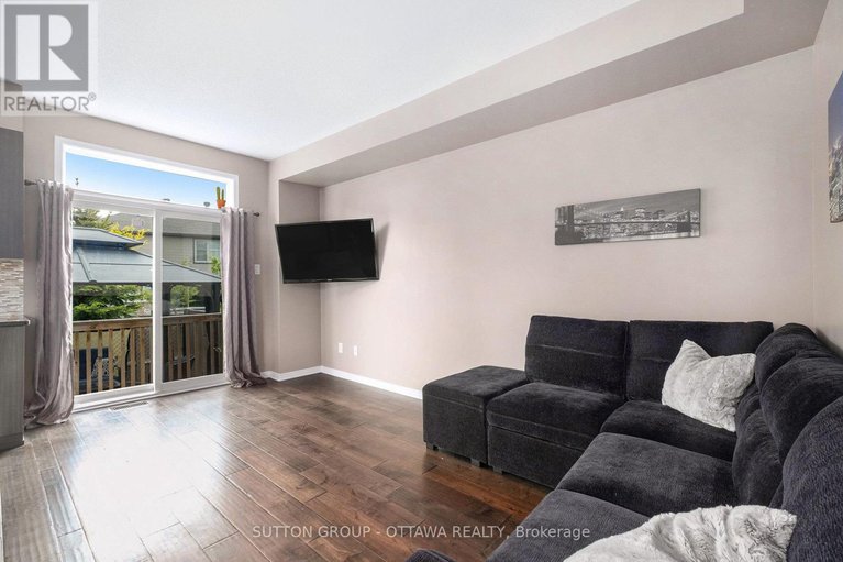 28422593/100-camden-private/cedargrovefraserdale/ottawa/ontario/K2J6H9_6