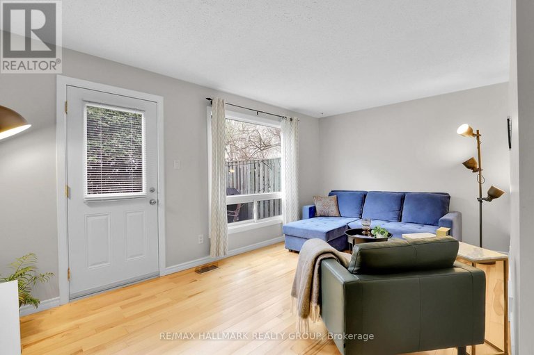 29673890/34-55-bering-court/katimavik/ottawa/ontario/K2L2B8_4