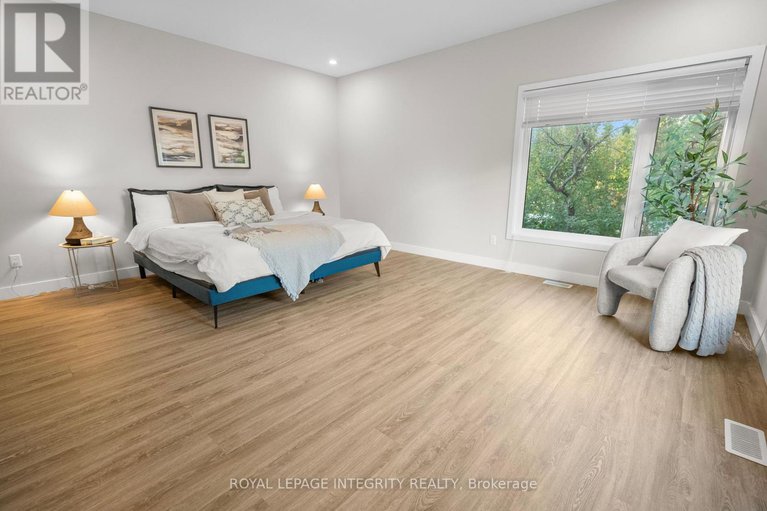 28968738/a-b-247-granville-street/vanier/ottawa/ontario/K1L6Z3_17