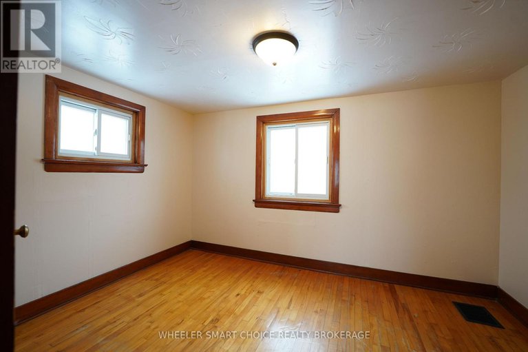 29225740/14-saunders-avenue-n/long-sault/south-stormont/ontario/K0C1P0_18