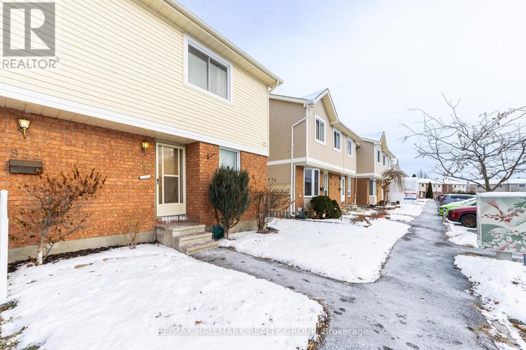29171549/29-935-cookshire-crescent/fallingbrookridgemount/ottawa/ontario/K4A3K4_3