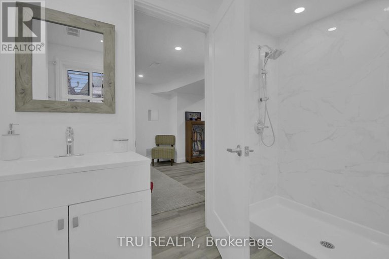 28250673/1311-laperriere-avenue/carlington/ottawa/ontario/K1Z7R9_37