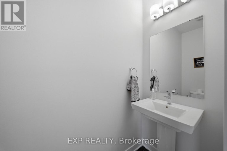 29623350/658-terrier-circle/goulbourn-twp-from-franktown-rdsouth-to-rideau/ottawa/ontario/K0A2Z0_7