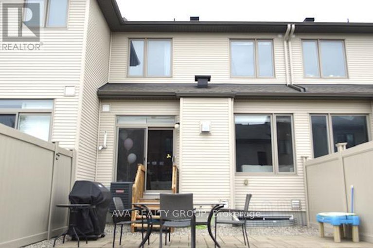28866998/542-triangle-street/emerald-meadowstrailwest/ottawa/ontario/K2M0M5_8