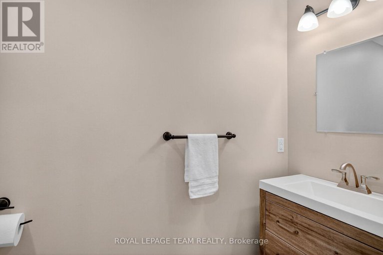29003460/1079-christopher-drive/manotick-long-island-nicholls-island/ottawa/ontario/K4M1J2_23