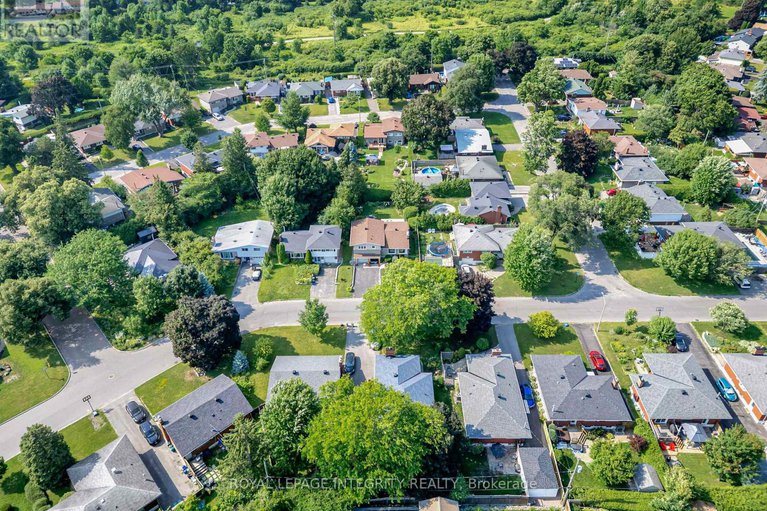 28621220/1150-albany-drive/bel-air-heights/ottawa/ontario/K2C2L3_42
