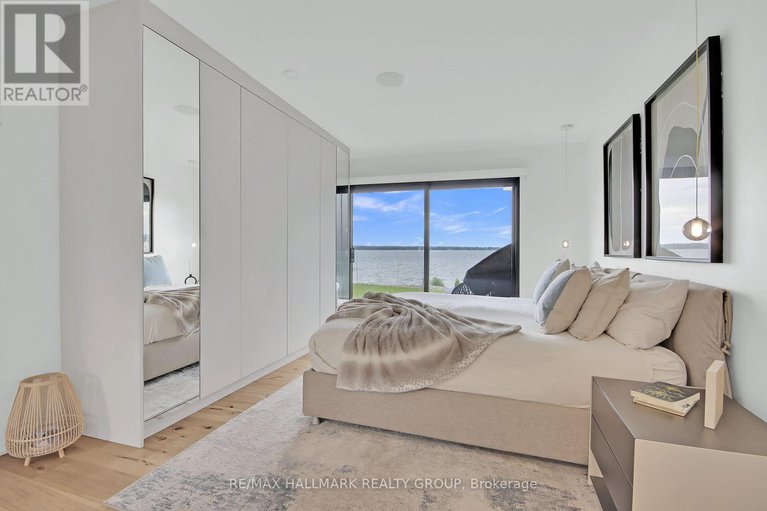 28484970/227-grandview-road/crystal-bayrocky-point/ottawa/ontario/K2H8B9_19
