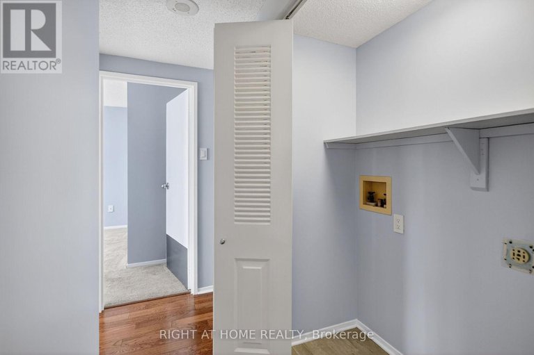 29437611/808-2759-carousel-crescent/emerald-woodssawmill-creek/ottawa/ontario/K1T2N5_22