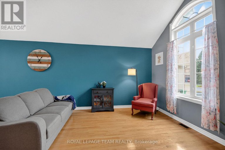 29614412/75-renoir-drive/embrun/russell/ontario/K0A1W0_19