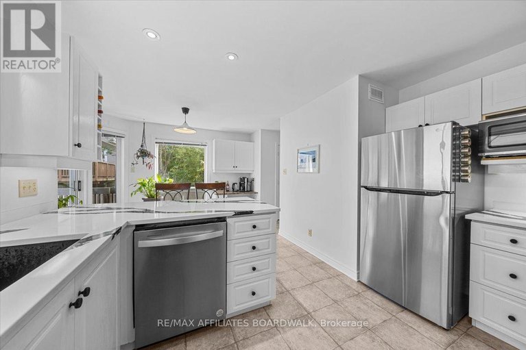 28591922/130-edward-street/almonte/mississippi-mills/ontario/K0A1A0_17