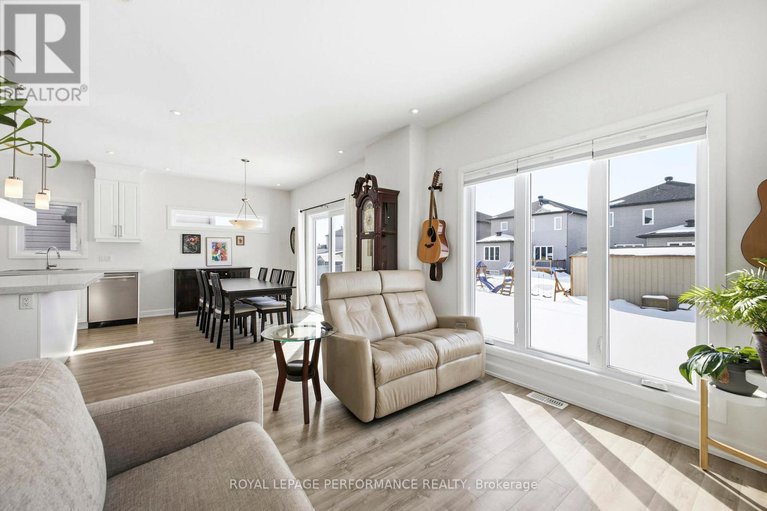 29401297/934-chablis-crescent/embrun/russell/ontario/K0A1W0_15