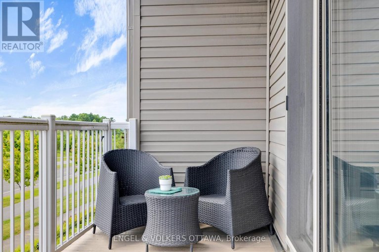 28491799/4-44-sternes-private/springridgeeast-village/ottawa/ontario/K4A0X8_33