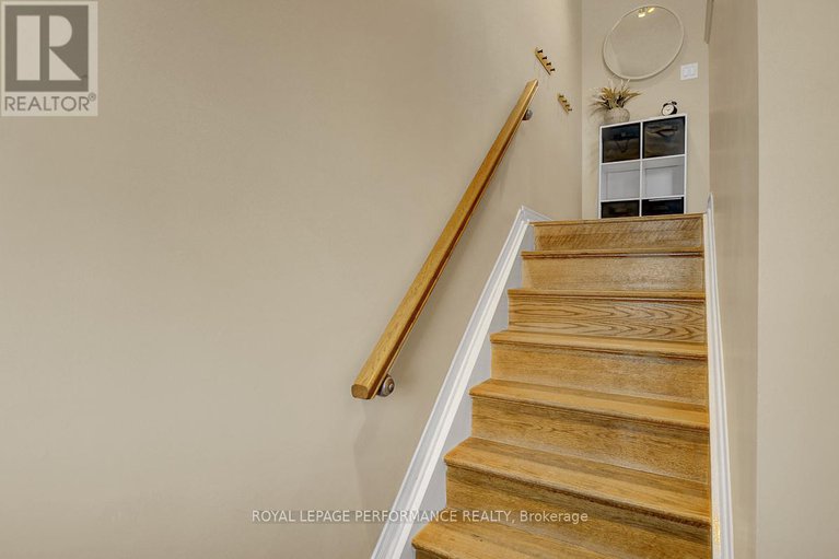 29329545/95-manhattan-crescent/central-park/ottawa/ontario/K2C4B7_4