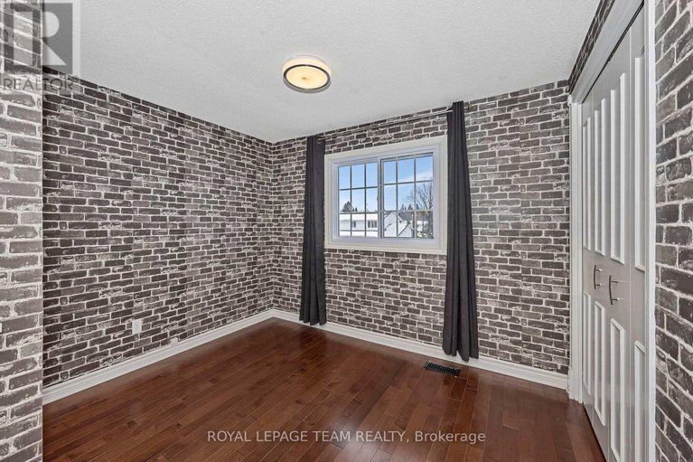 29398267/6-stroughton-crescent/munster/ottawa/ontario/K0A3P0_39