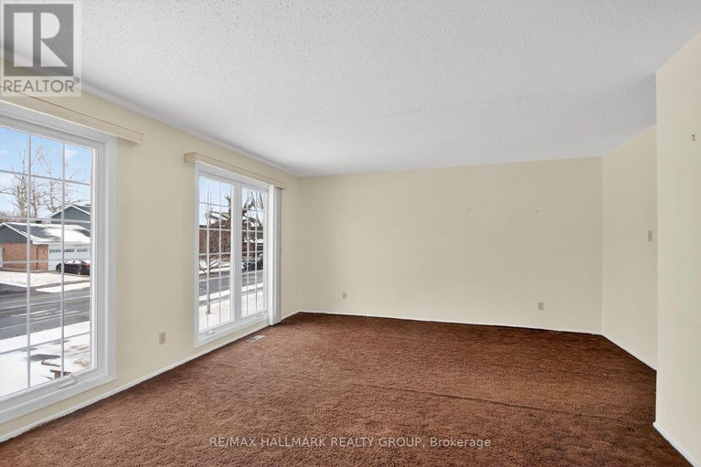 29582128/1050-plante-drive/hunt-clubwestern-community/ottawa/ontario/K1V9E6_8