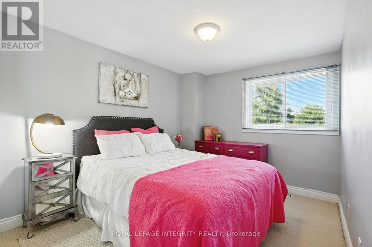 28545916/1760-lafrance-drive/queenswood-heights-south/ottawa/ontario/K1E2H2_18