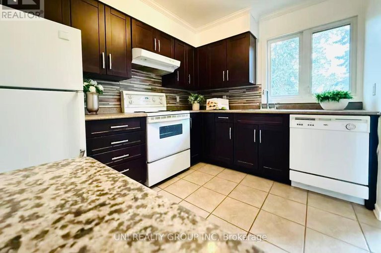 29032886/2064-eric-crescent/pineview/ottawa/ontario/K1B4P4_11