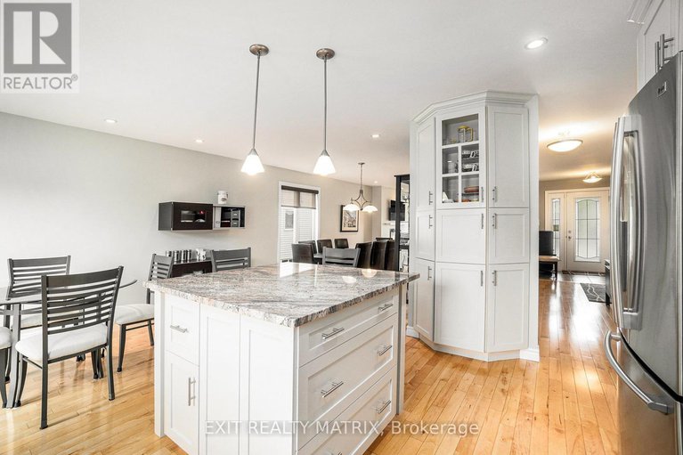 28356957/209-jasper-crescent/town-of-rockland/clarence-rockland/ontario/K4K0A3_14