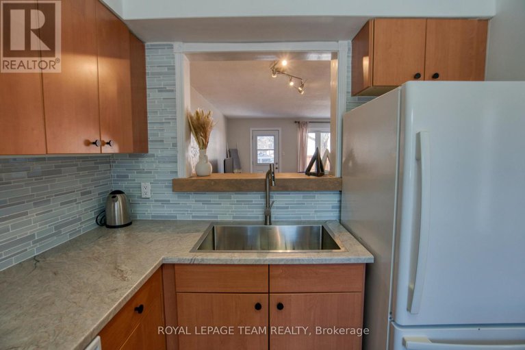 29433242/15-1302-alness-court/pineview/ottawa/ontario/K1B5H2_24