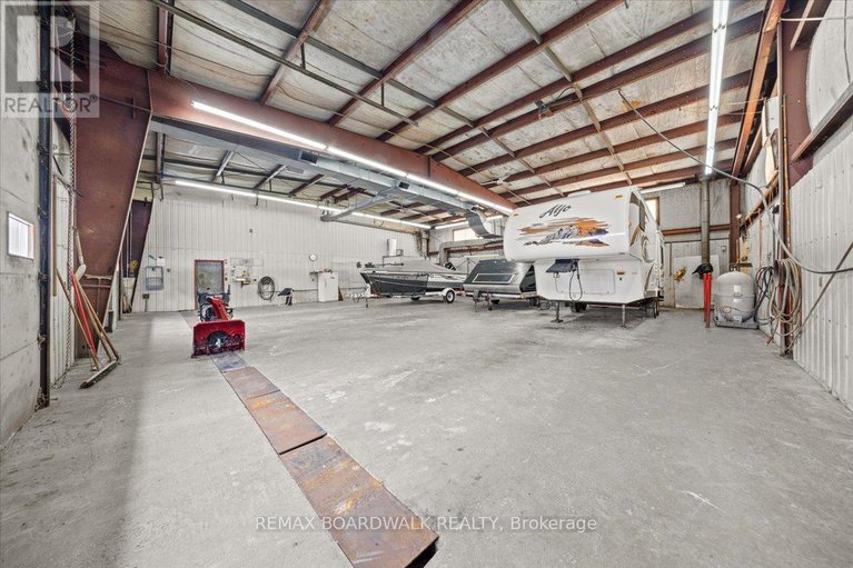 29358697/4547-carlsbad-lane/sarsfieldbearbrook/ottawa/ontario/K0A3H0_40