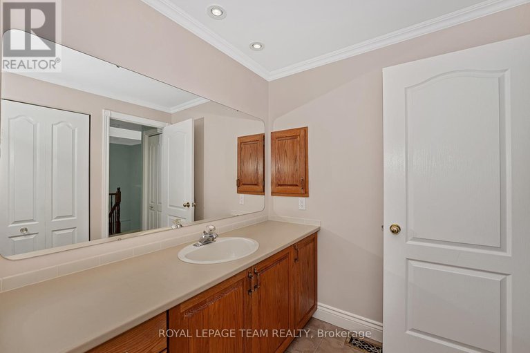 28522928/87-dalecroft-crescent/centrepointe/ottawa/ontario/K2G5V8_17