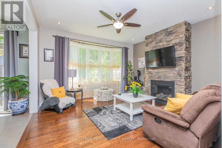 28558182/30-summitview-drive/emerald-meadowstrailwest/ottawa/ontario/K2M2V9_11