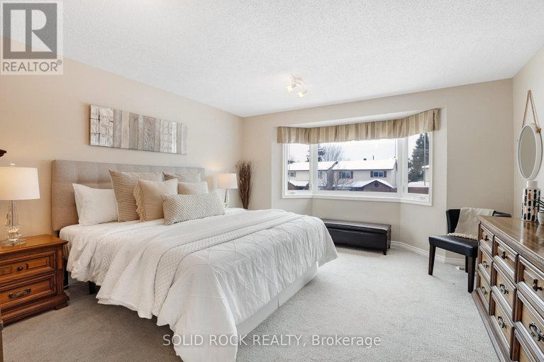 29419205/26-paula-crescent/sheahan-estatestrend-village/ottawa/ontario/K2H9A4_19