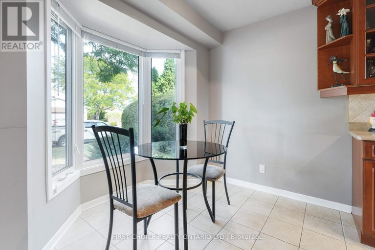28890065/1631-wainfleet-street/chateauneuf/ottawa/ontario/K1C3G3_3