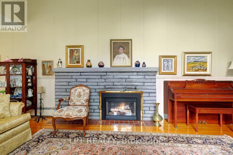 28230942/169-roger-road/faircrest-heights/ottawa/ontario/K1H5C7_12