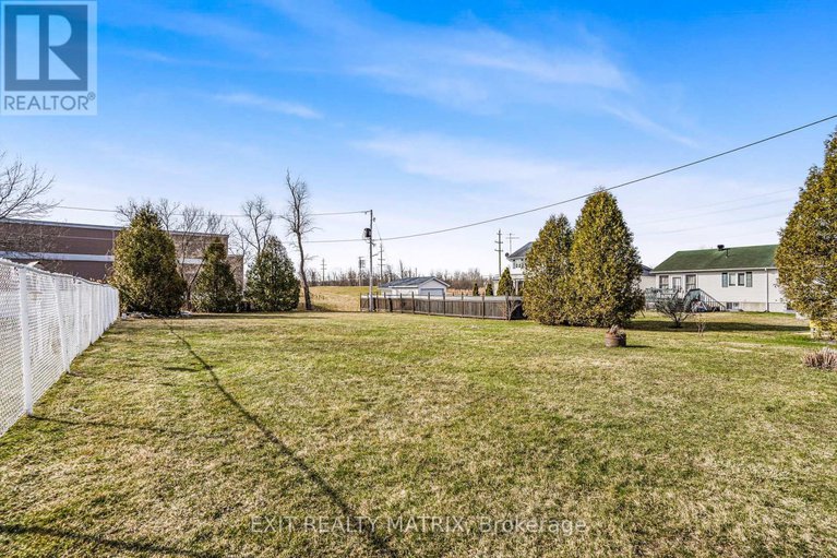 28191687/84-anik-street/alexandria/north-glengarry/ontario/K0C1A0_32