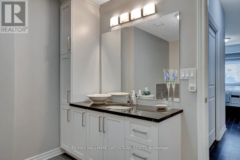 29676805/114-120-prestige-circle/chatelaine-village/ottawa/ontario/K4A1B4_26
