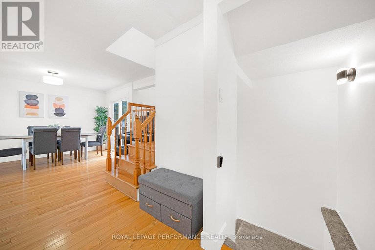 29366991/1557-verchere-street/chateauneuf/ottawa/ontario/K1C7C7_16