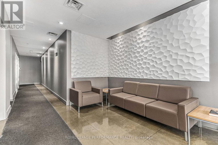 28302744/180-york-street/lower-townbyward-market/ottawa/ontario/K1N1J6_3