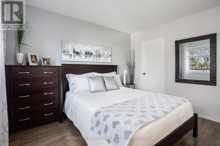 28977949/207-270-brittany-drive/viscount-alexander-park/ottawa/ontario/K1K0R8_14