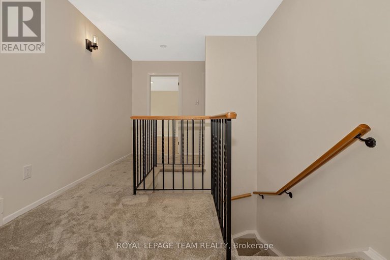 28624547/1825-yale-avenue/urbandale-acres/ottawa/ontario/K1H6S3_24