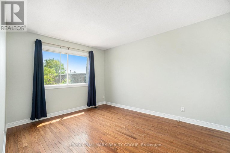 28410250/54-corley-private/heron-gateindustrial-park/ottawa/ontario/K1V8T7_21