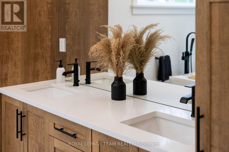 28475970/108-royal-troon-lane/dunrobin-shores/ottawa/ontario/K0A1T0_25