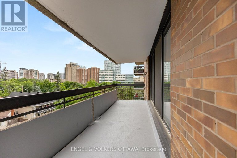 28588515/605-20-the-driveway-avenue/ottawa-centregolden-triangle/ottawa/ontario/K2P1C8_19