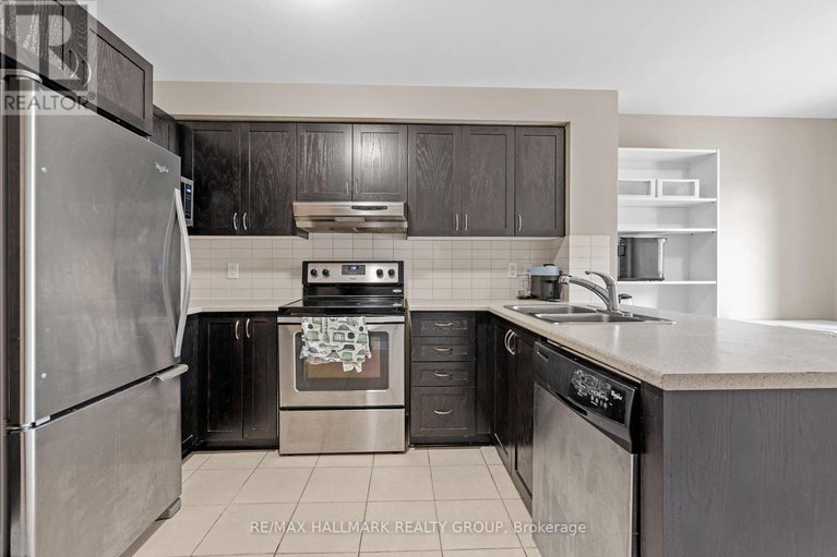 28876726/132-bluestone-private/avalon-west/ottawa/ontario/K4A0X7_5