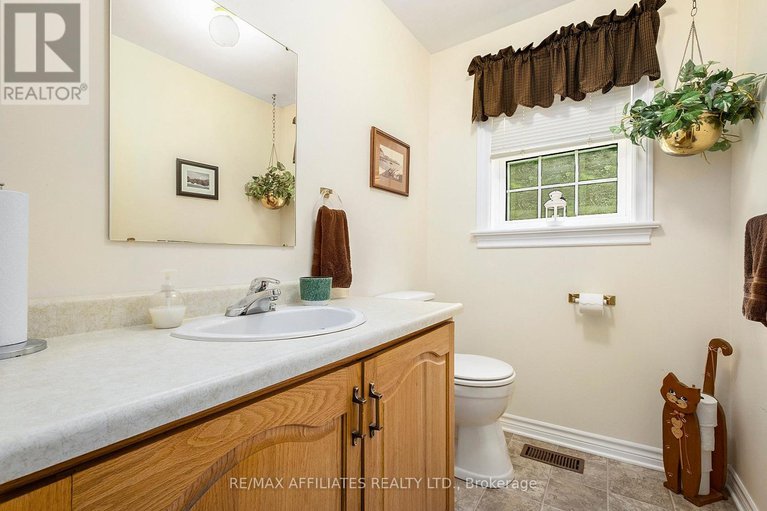 28549907/249-bracken-avenue/drummondnorth-elmsley-north-elmsley-twp/drummondnorth-elmsley/ontario/K7A4S4_24
