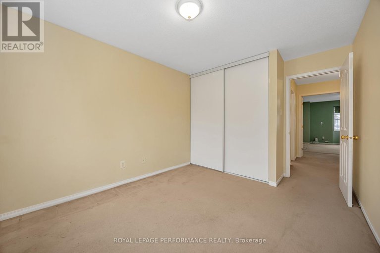 29154825/2004-breezewood-street/notting-hillsummerside/ottawa/ontario/K4A4S6_18