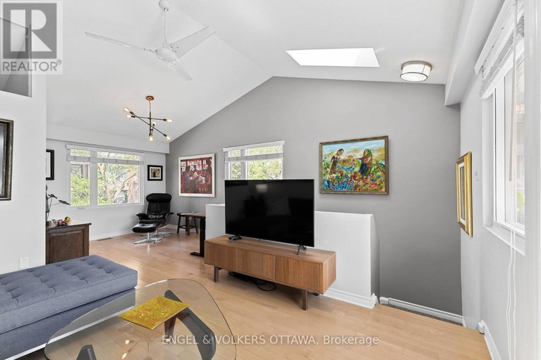 28841163/1-125-springfield-road/lindenlea/ottawa/ontario/K1M1C5_28