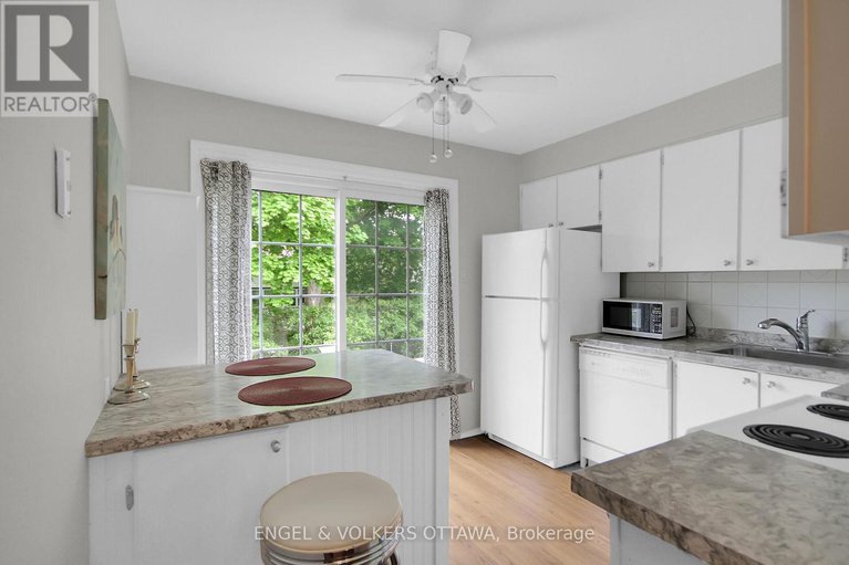 28352511/1337-ambridge-way/carleton-heights/ottawa/ontario/K2C3T3_15