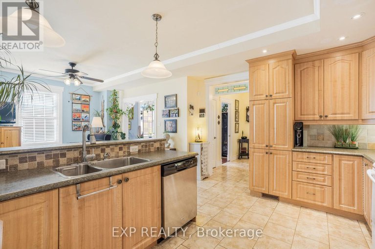28642527/93-high-street/vankleek-hill/champlain/ontario/K6A1B4_10