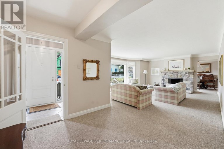 29644956/880-melwood-avenue/mckellar-heightsglabar-park/ottawa/ontario/K2A3C3_8