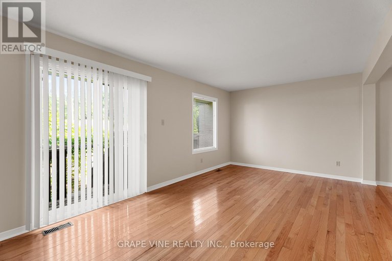 28628810/31-2671-pimlico-crescent/emerald-woodssawmill-creek/ottawa/ontario/K1T2A6_14
