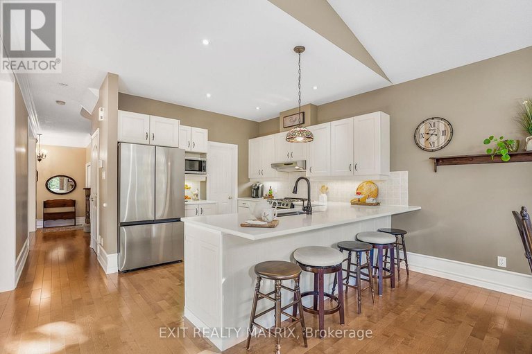 28998759/928-scala-avenue/notting-hillsummerside/ottawa/ontario/K4A5E1_11